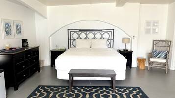 Casita del Rey | 1 bedroom, rollaway beds, bed sheets