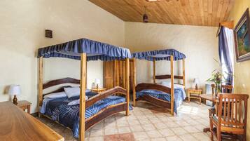 Deluxe Room, Jetted Tub | Desk, free WiFi, bed sheets