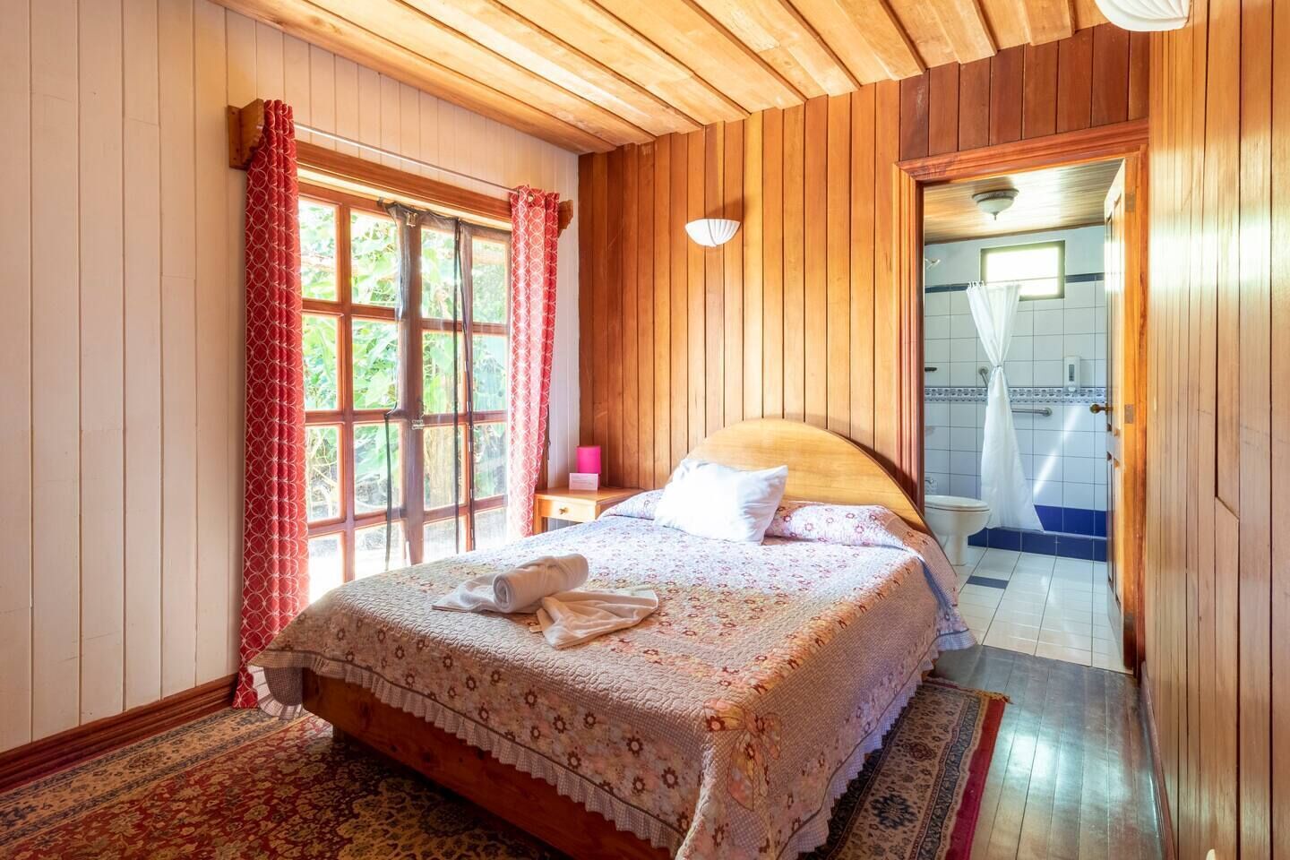 house, 5 bedrooms | 1 bedroom, desk, free wifi, bed sheets