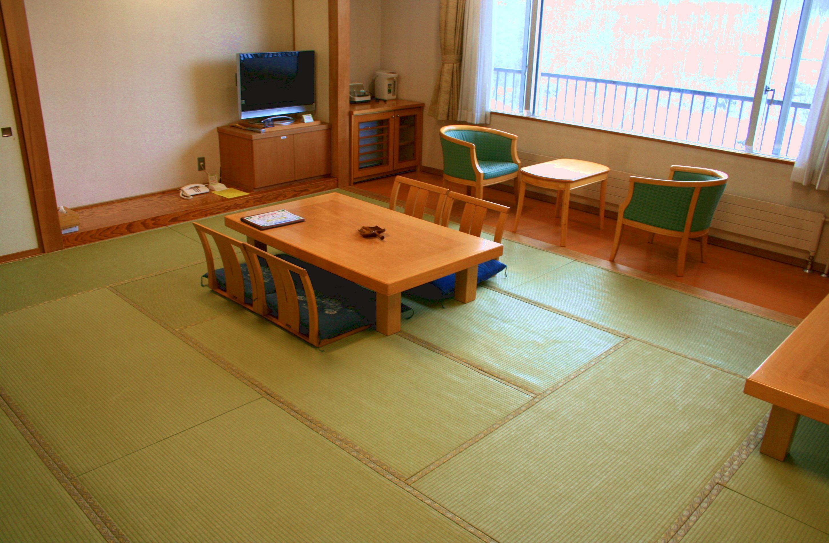 Traditional-Zimmer, Nichtraucher, Bergblick (Superior Japanese Style, Quadruple) | Essbereich im Zimmer