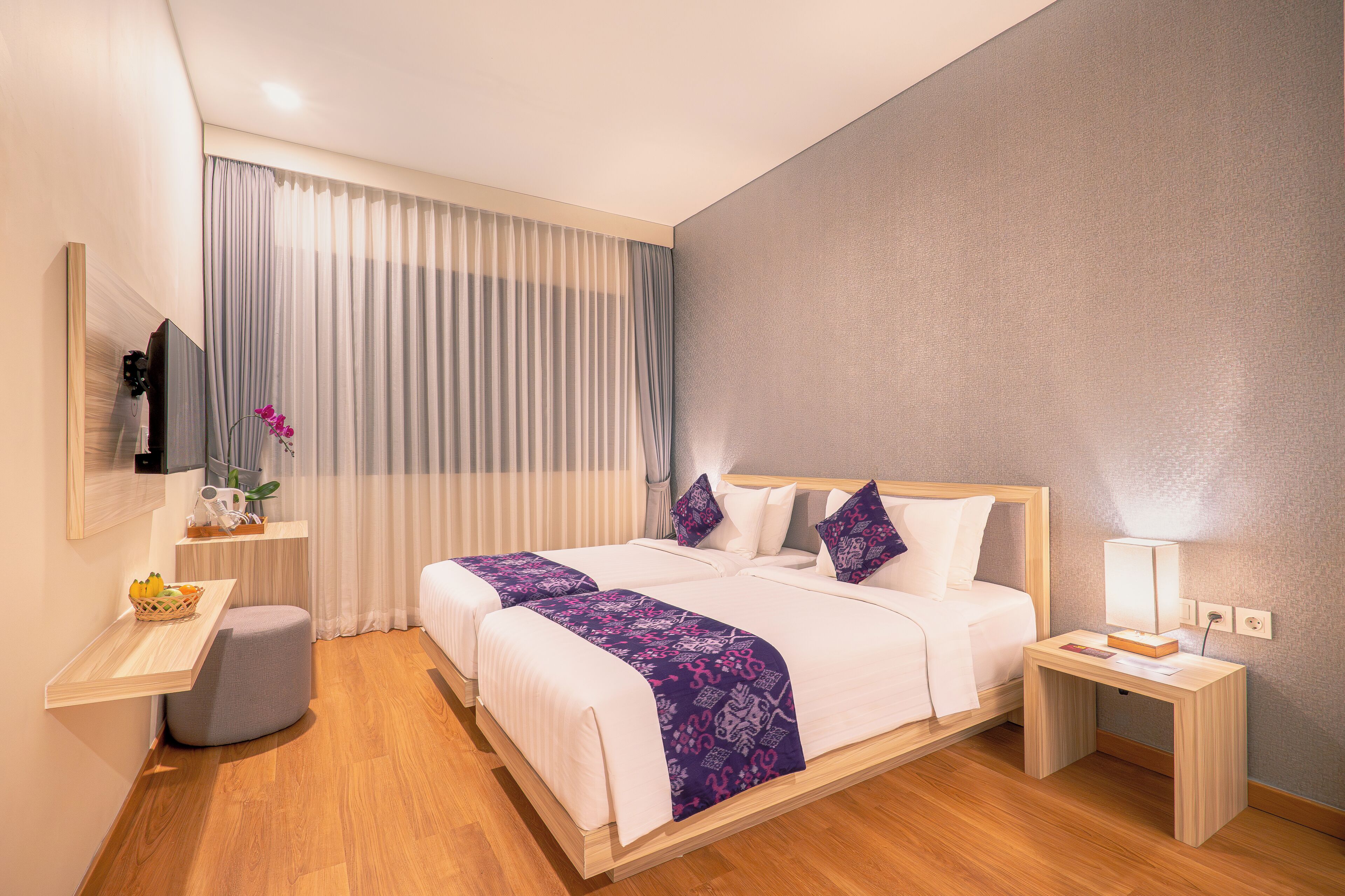 Minibar y caja de seguridad en la habitación 