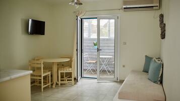 Economy Apartment | Living area