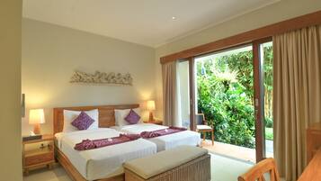 Minibar, in-room safe, desk, laptop workspace