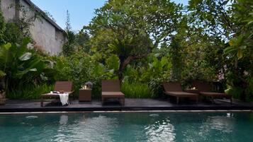 Kolam renang terbuka