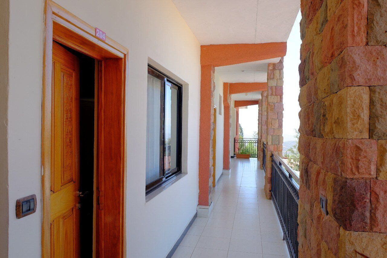 premium bedding, down duvets, in-room safe, desk