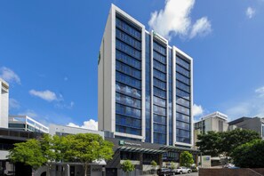 Exterior - Holiday Inn Express Brisbane Central by IHG (Spring Hill)