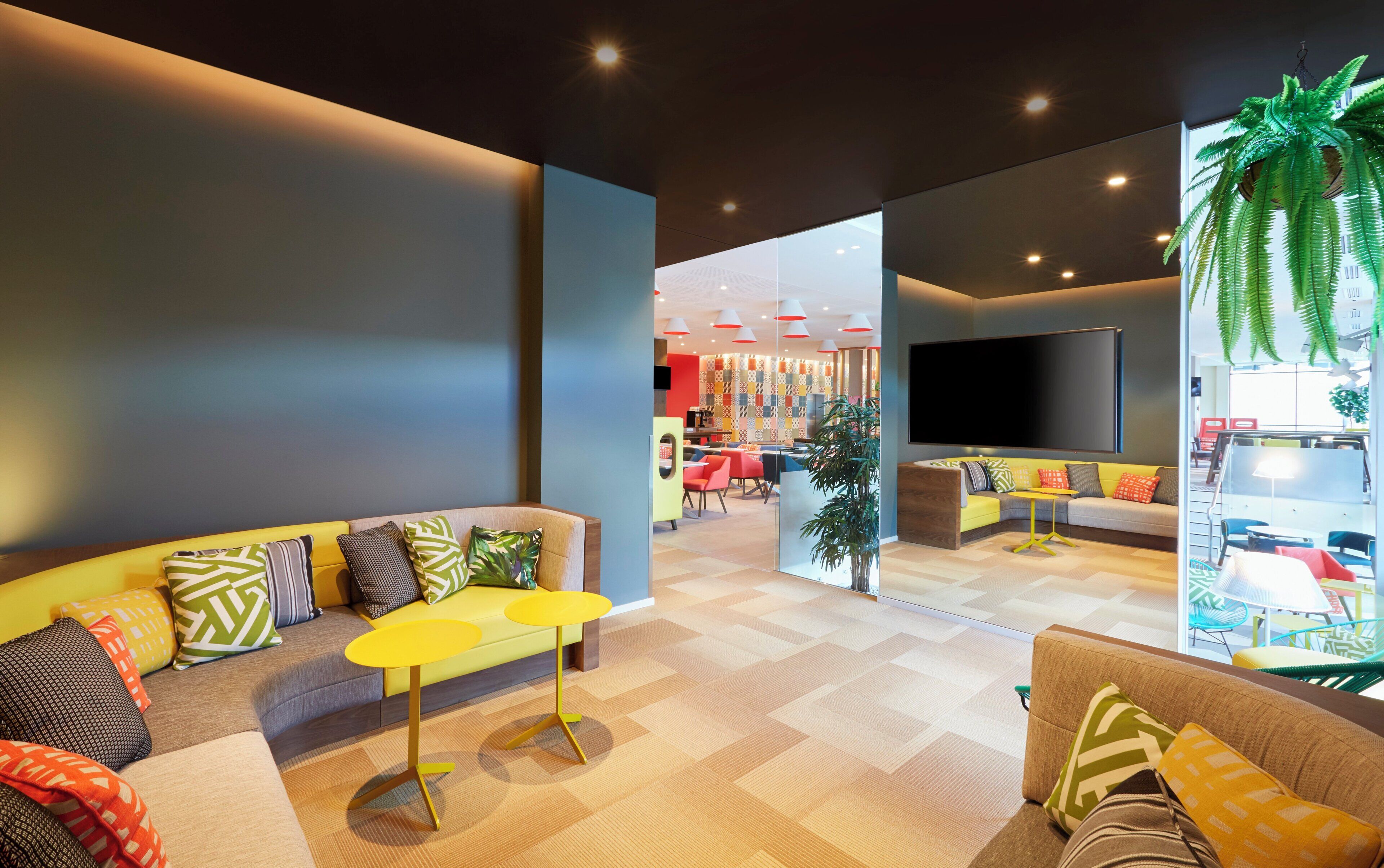 Photo - Holiday Inn Express Brisbane Central by IHG