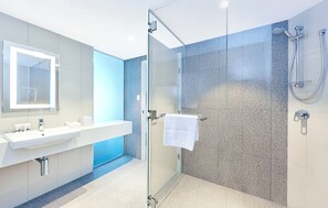 Standardzimmer, 1 Queen-Bett (Extra Floor Space) | Badezimmer