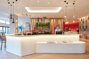 Exterior - Holiday Inn Express Brisbane Central by IHG (Spring Hill)