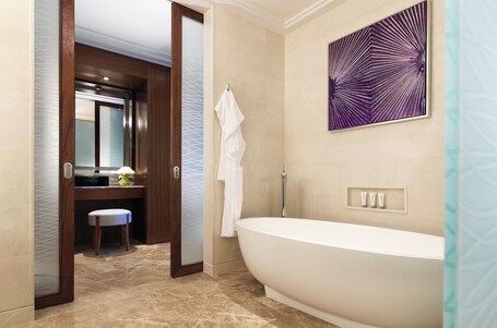 Four Seasons Hotel Abu Dhabi at Al Maryah Island - Image 61