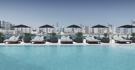 Four Seasons Hotel Abu Dhabi at Al Maryah Island - Image 1