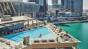 Outdoor pool, pool loungers