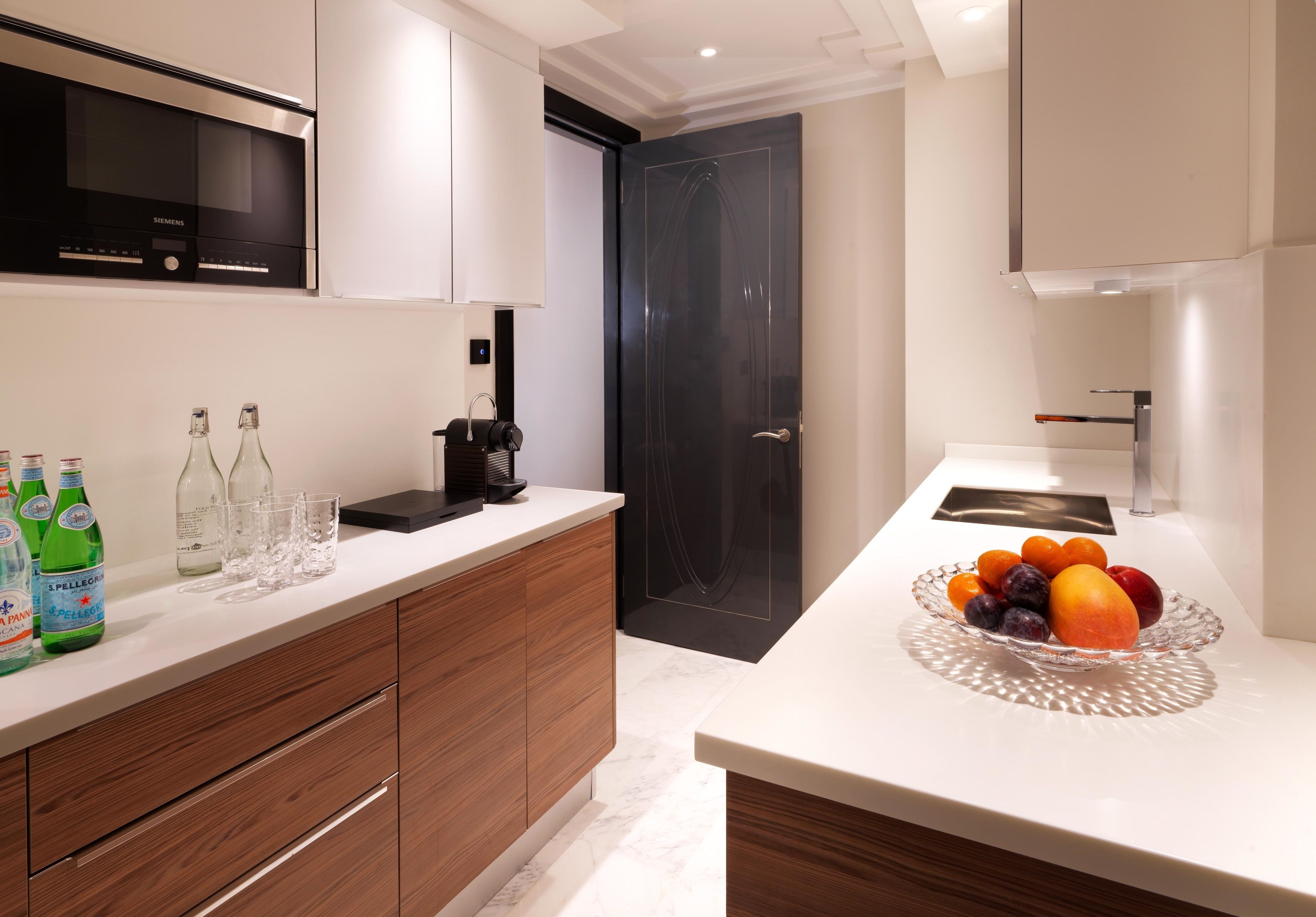 presidential suite, 1 king bed | in-room dining