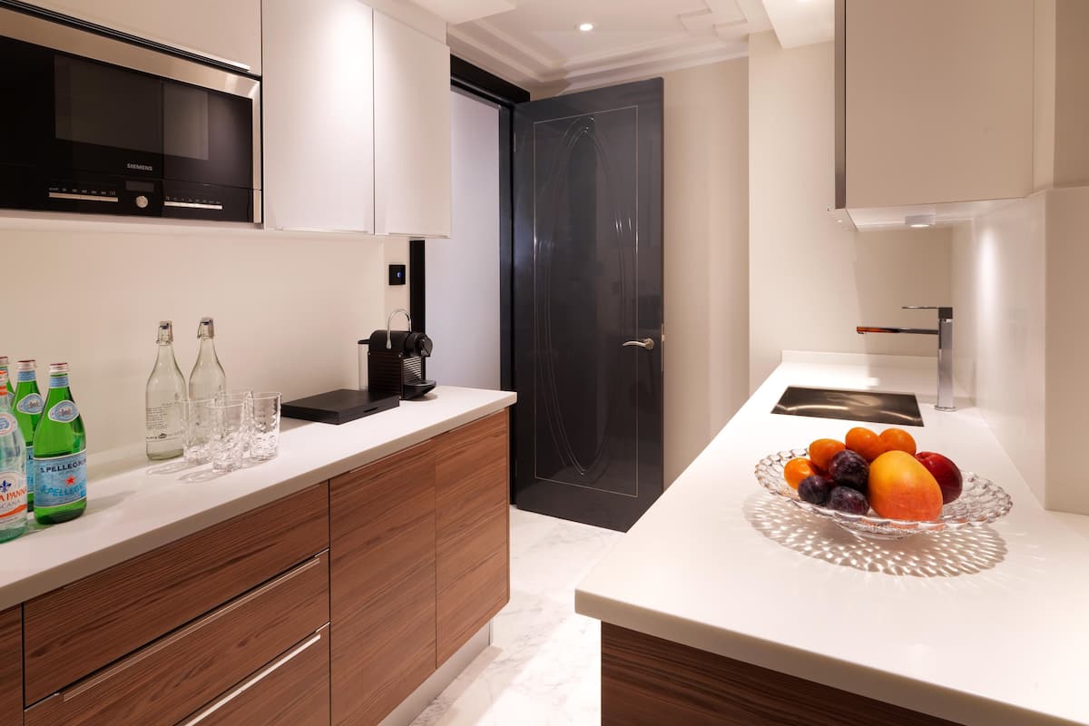 presidential suite, 1 king bed | in-room dining