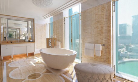 Four Seasons Hotel Abu Dhabi at Al Maryah Island - Image 60