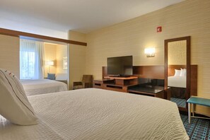 Desk, iron/ironing board, free WiFi, bed sheets - Fairfield Inn & Suites by Marriott Philadelphia Horsham (Willow Grove)