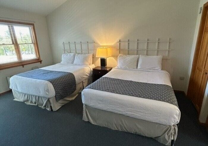 First Mate | Iron/ironing board, free WiFi, bed sheets, alarm clocks