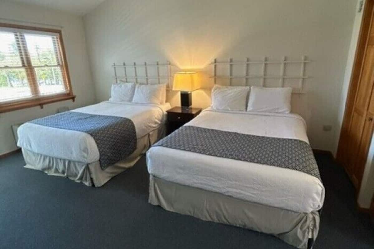 First Mate | 熨斗/熨衣板、免費無線上網、床單、鬧鐘