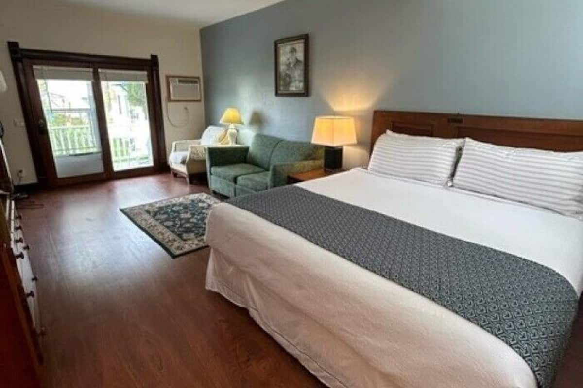 熨斗/熨衣板、免費無線上網、床單、鬧鐘