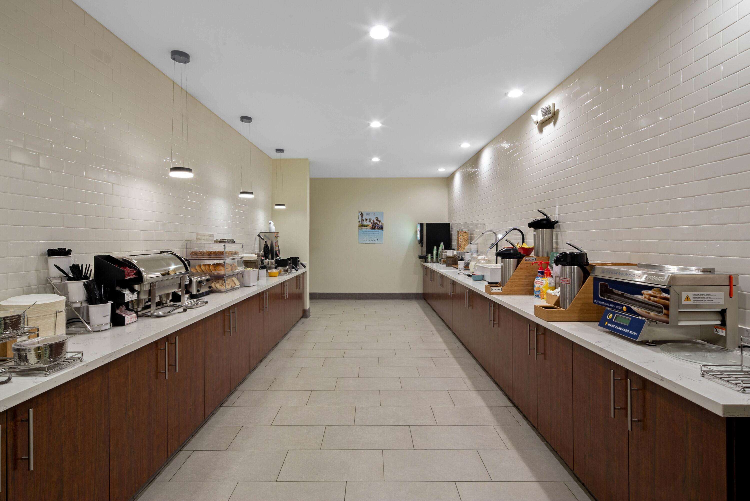 free daily full breakfast