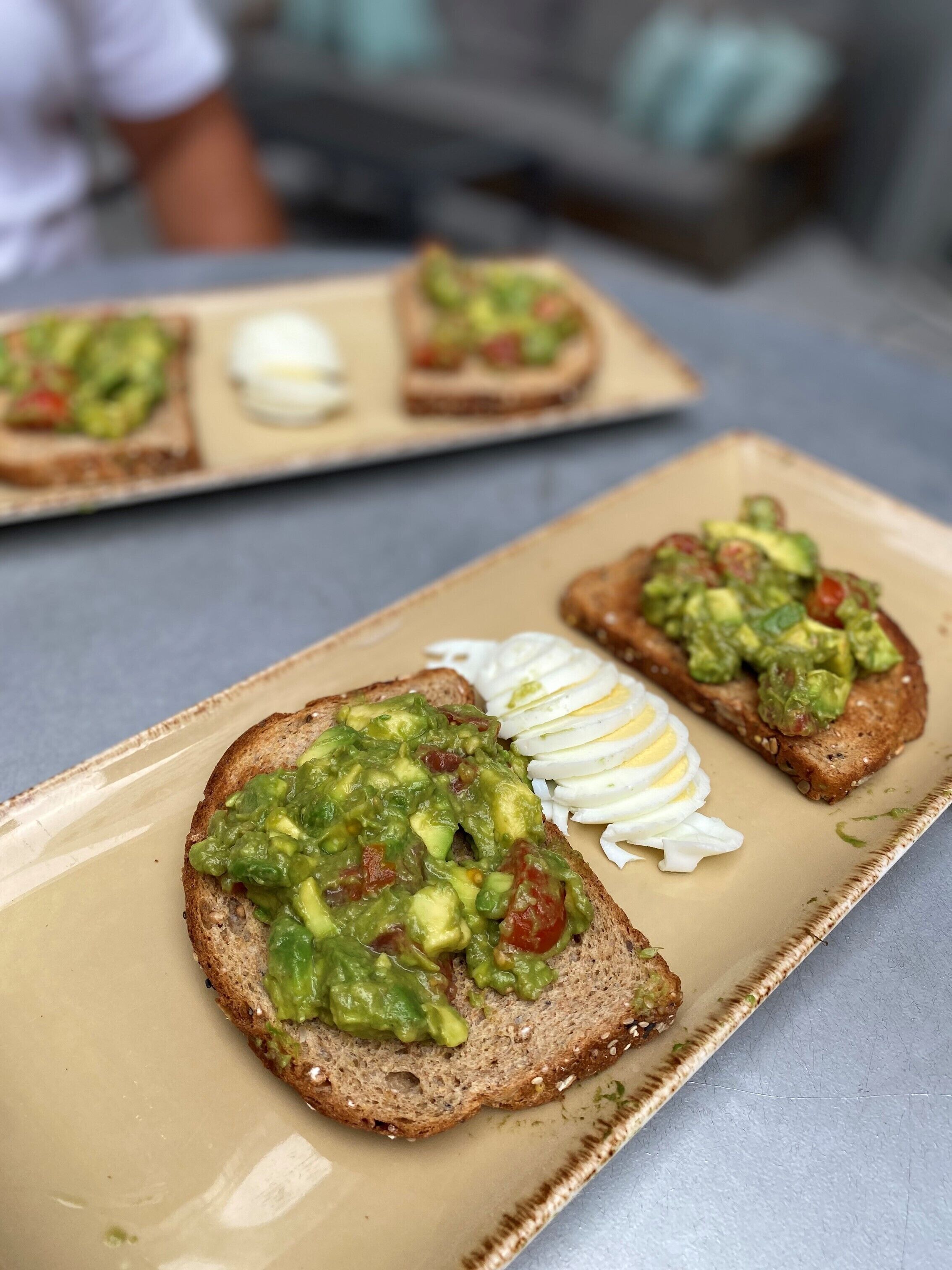 Daily cooked-to-order breakfast (USD 25 per person)