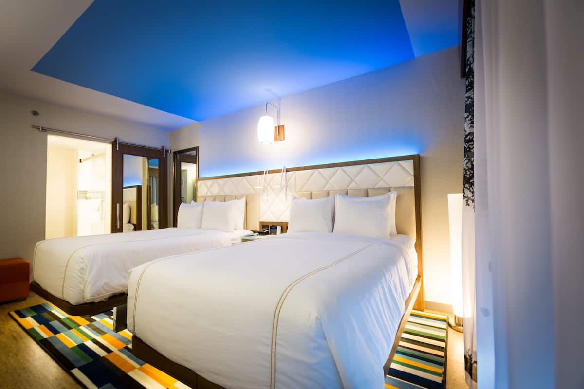 Hochwertige Bettwaren, Pillowtop-Betten, Schreibtisch