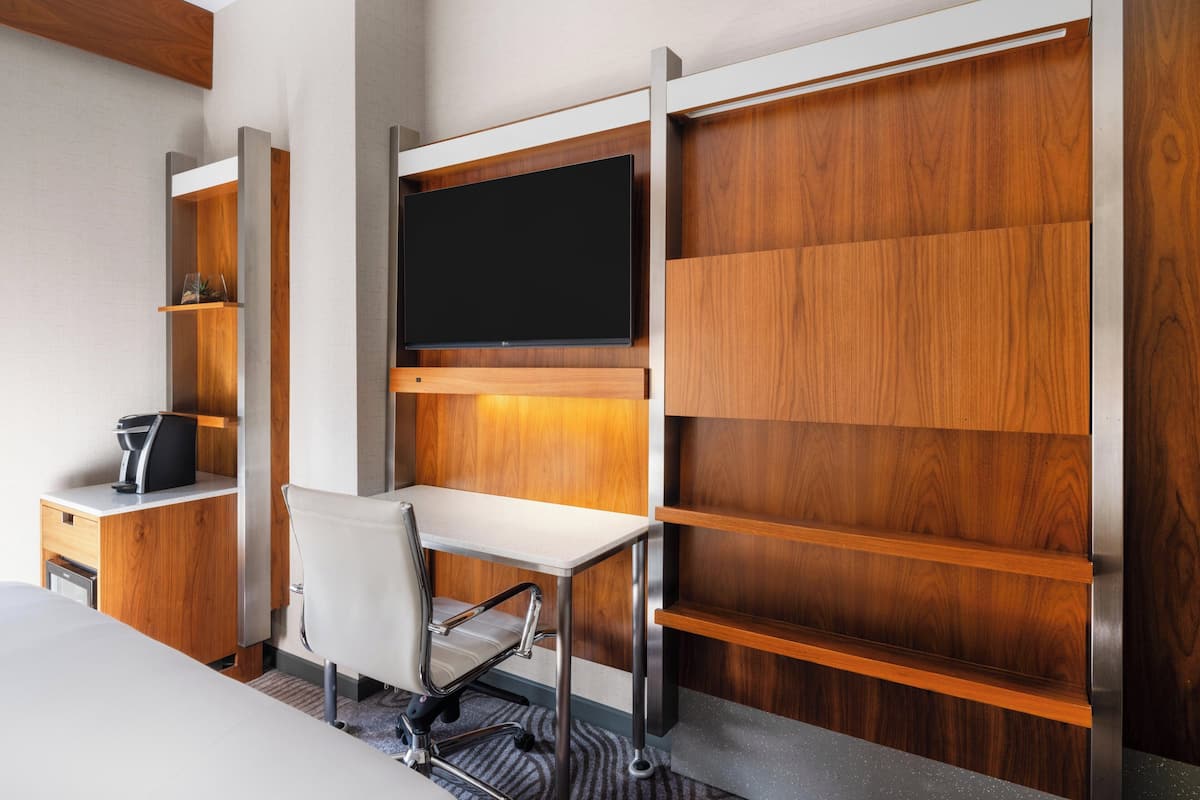 Premium bedding, pillowtop beds, desk, laptop workspace