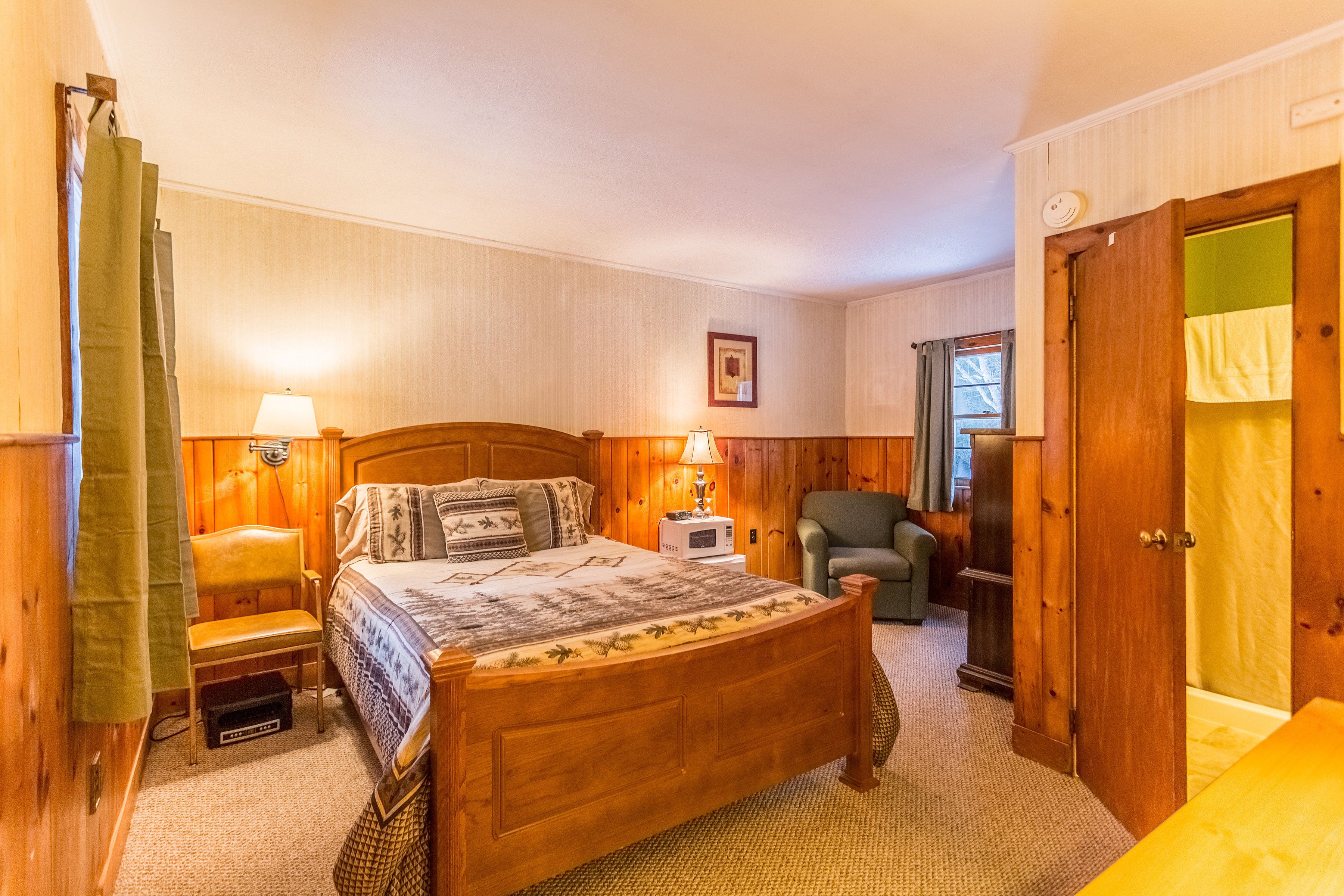 Alpine Trail | Individually decorated, individually furnished, iron/ironing board