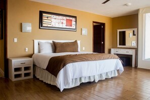Apartamento, 4 habitaciones | Wifi gratis y ropa de cama