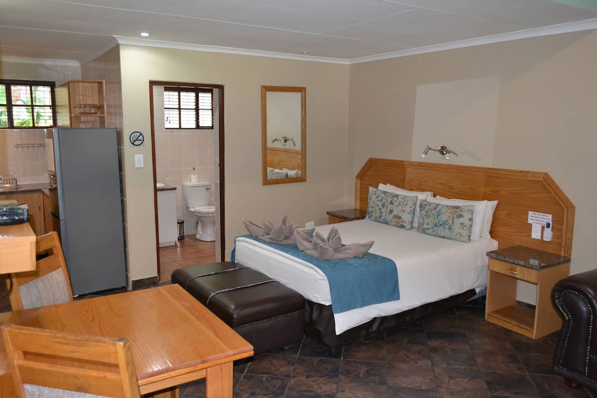 studio chalet with patio | in-room safe, free cots/infant beds, bed sheets