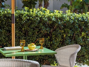 One Bedroom Maisonette | Utsikt mot trädgården