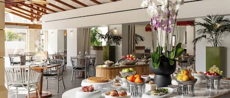 Petit déjeuner buffet