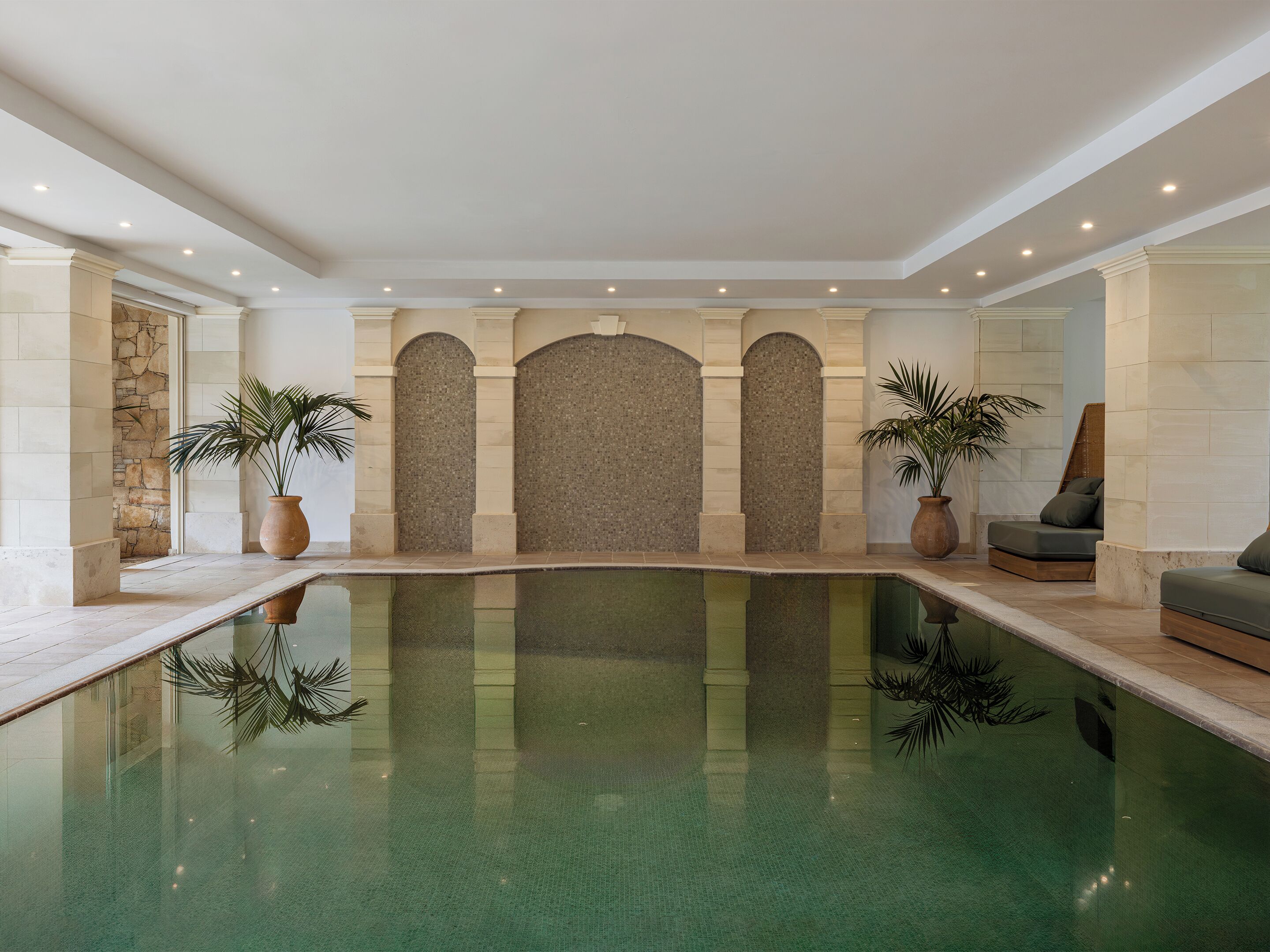 Outdoor pool, sun loungers