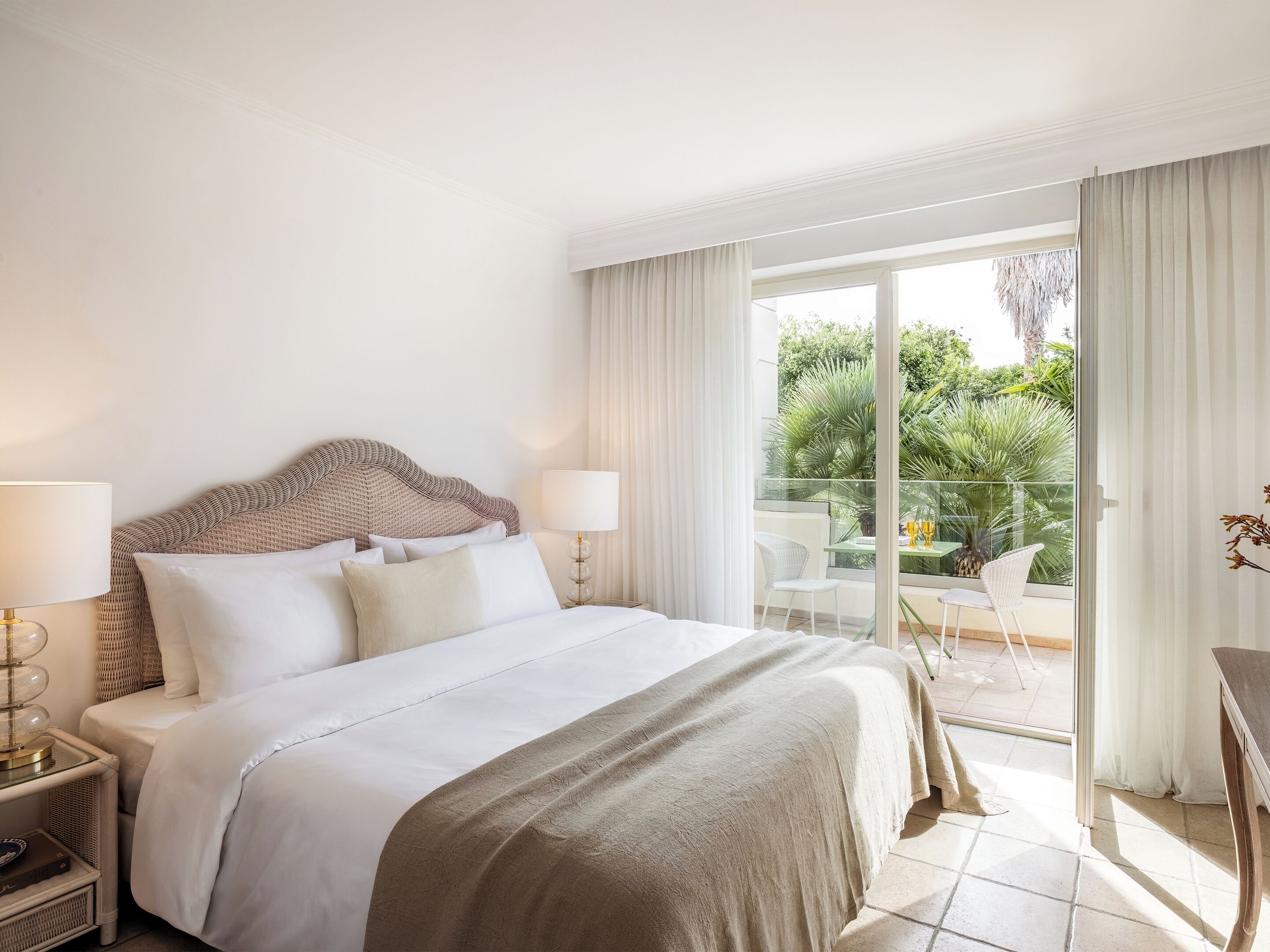 One Bedroom Apartment | 1 chambre, fer et planche à repasser, Wi-Fi gratuit, draps fournis