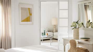 Grand Studio | 1 bedroom, iron/ironing board, free WiFi, bed sheets