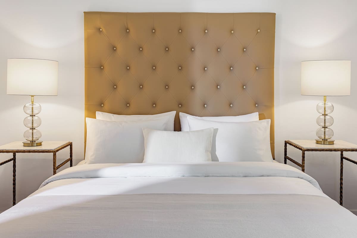 1 chambre, fer et planche Ă repasser, Wi-Fi gratuit, draps fournis