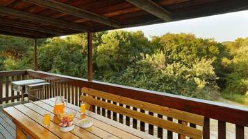 تناول الطعام بالخارج