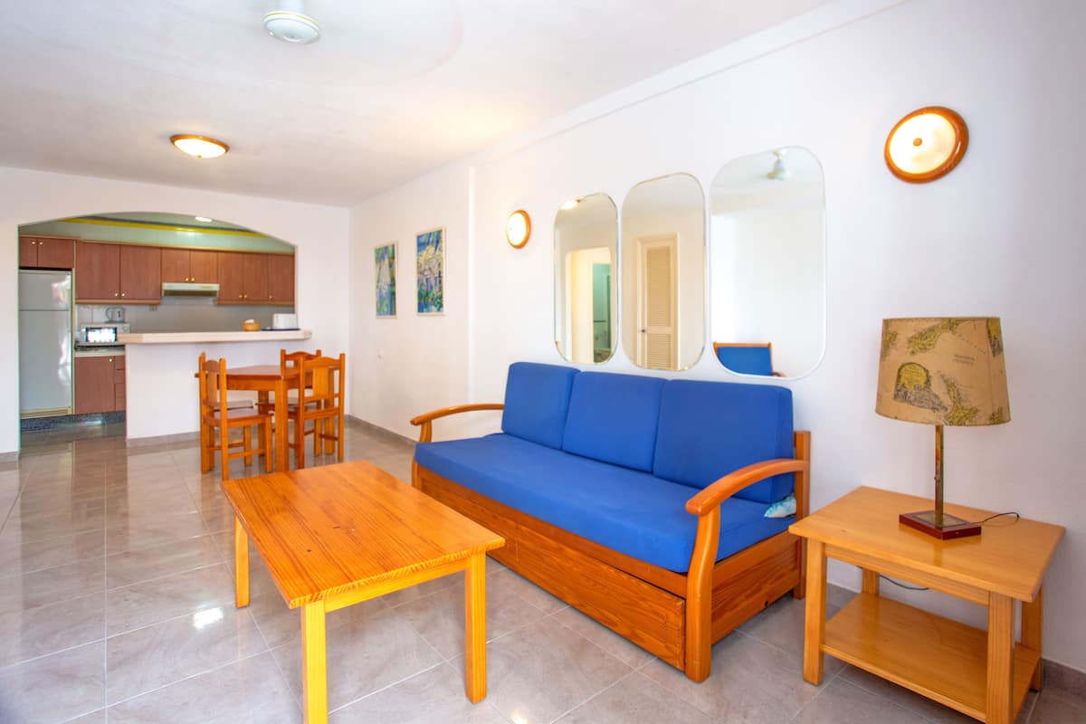 standard apartment, 1 bedroom | living area | smart tv