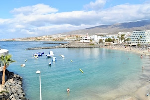 靠近海滩、滑水、帆板运动、4 间海滩酒吧