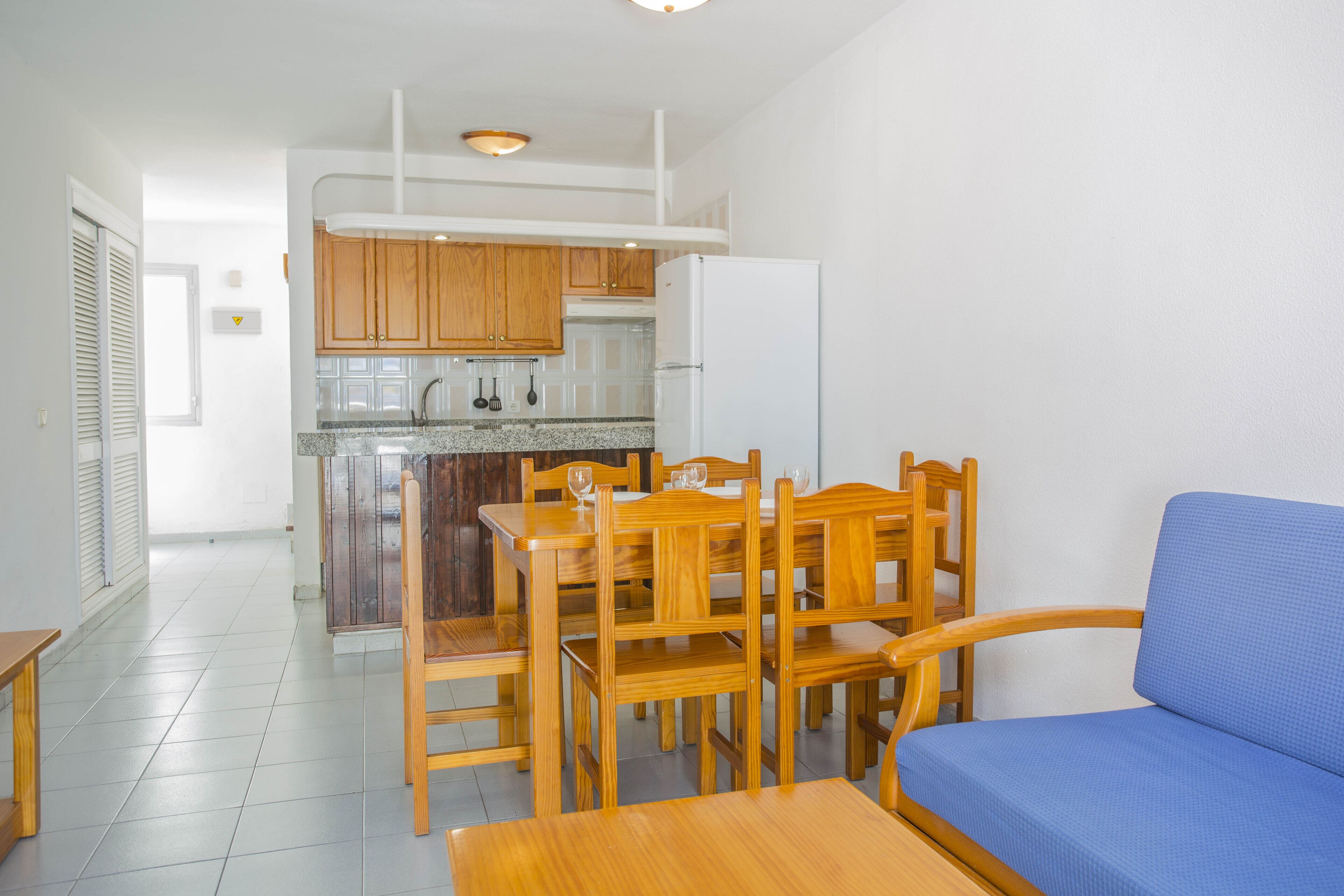 standard duplex, 2 bedrooms | private kitchen | fridge, microwave, oven, stovetop