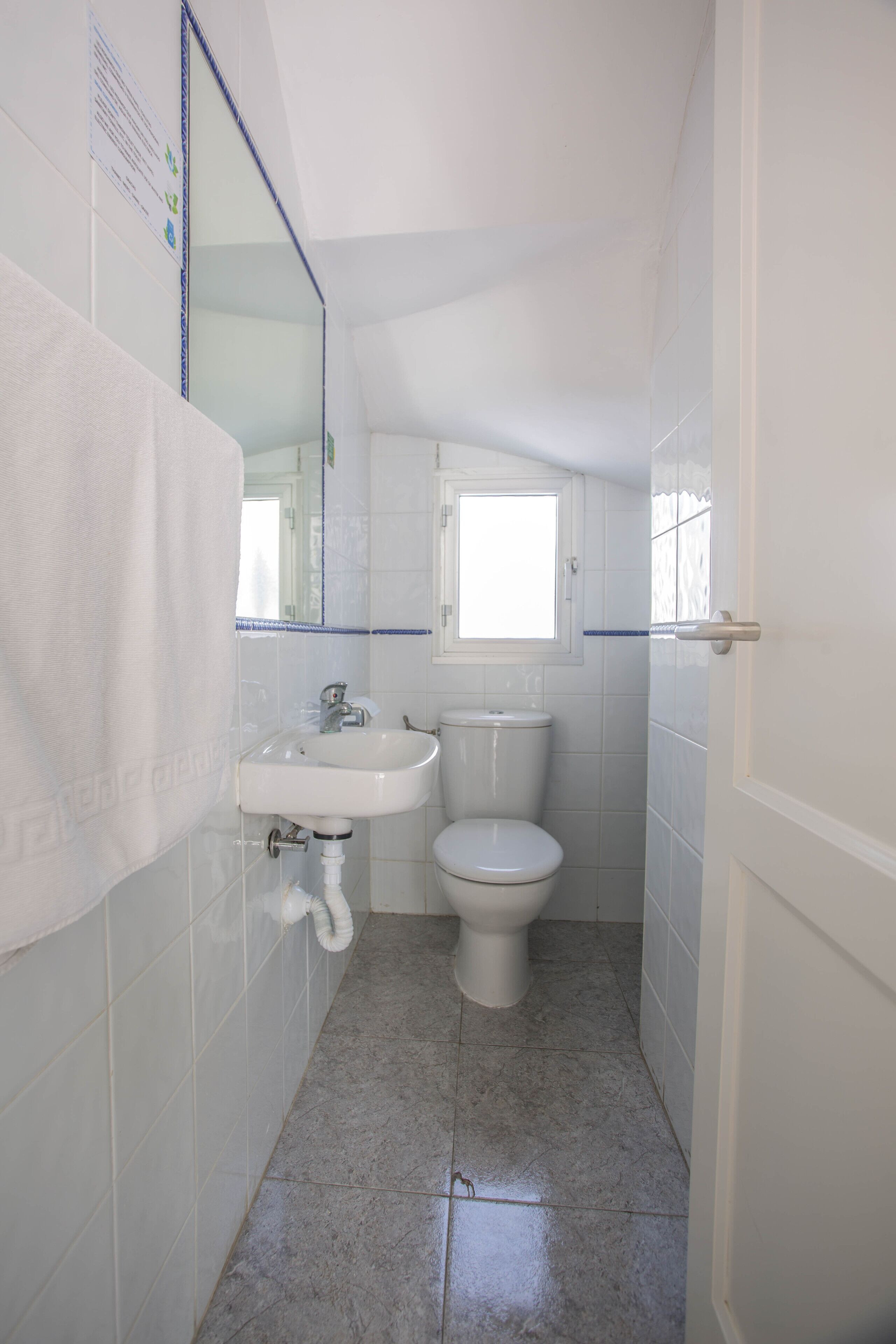 standard duplex, 2 bedrooms | bathroom | shower, hair dryer, bidet, towels