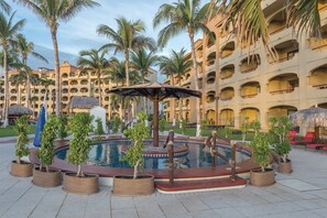 Outdoor pool - WorldMark Coral Baja (San Jose del Cabo)