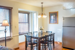 In-room dining - Crown Resorts at Silverwoods (DuBois)