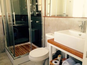 Free toiletries, hair dryer, towels