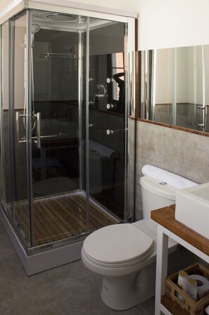 Produtos de toalete grátis, secador de cabelo (mediante solicitação)