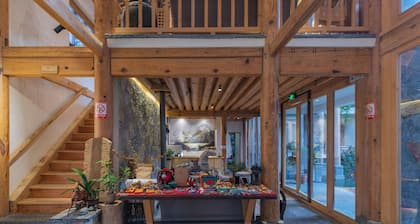 Arro Khampa by Zinc Journey Lijiang