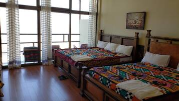 In-room safe, desk, soundproofing, rollaway beds (surcharge)