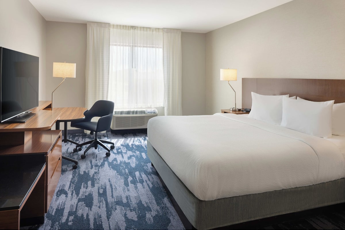 Pillow-top beds, in-room safe, desk, laptop workspace
