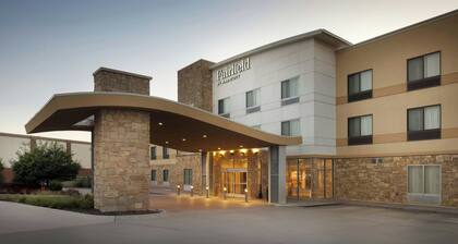 Fairfield Inn & Suites by Marriott Lincoln Southeast
