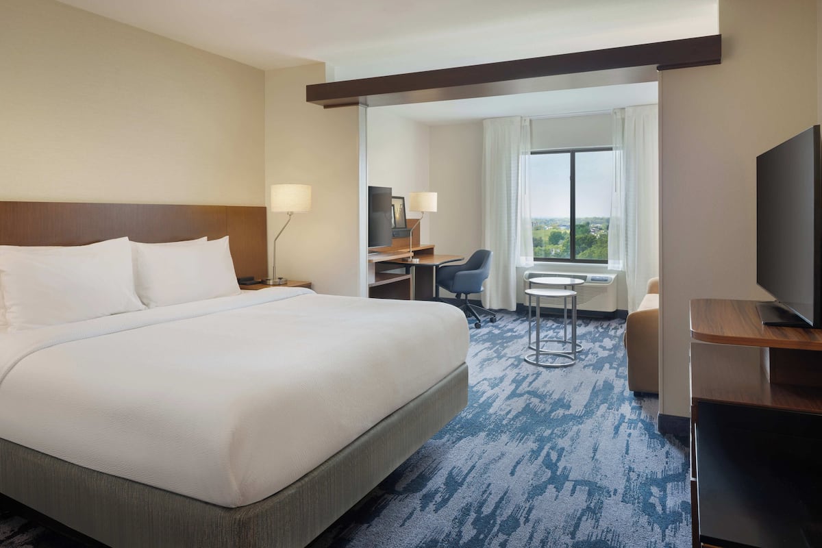 Pillow-top beds, in-room safe, desk, laptop workspace
